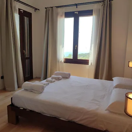 Altana Hotel *